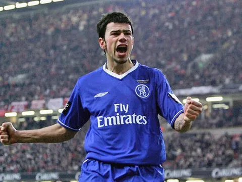 Người cũ Chelsea báo tin buồn cho Man Utd, Man City