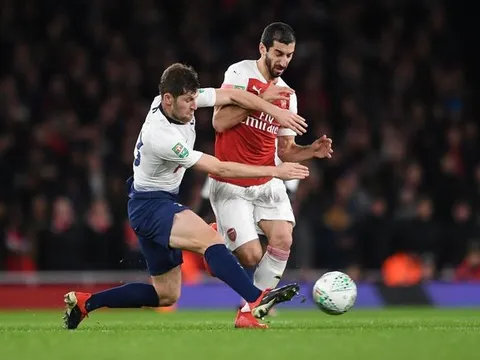 Người cũ của Man Utd báo tin vui cho Unai Emery
