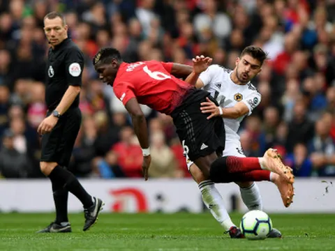 Người hùng hóa tội đồ, Pogba khiến Man United mất điểm tại Old Trafford