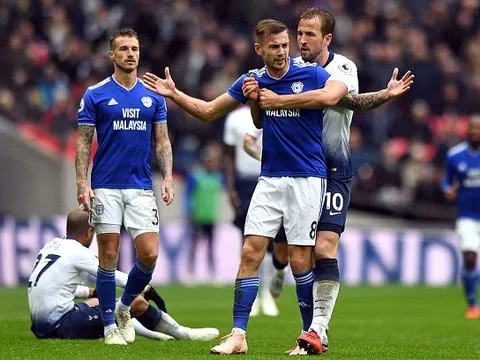 Nhìn đồng đội bị đốn hạ, Kane suýt ăn thua đủ với cầu thủ Cardiff