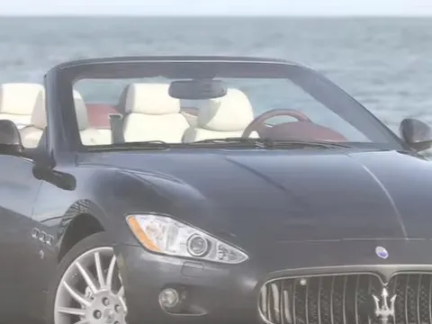 Nhìn lại cuộc sống sang chảnh của Ronaldo trong năm 2017