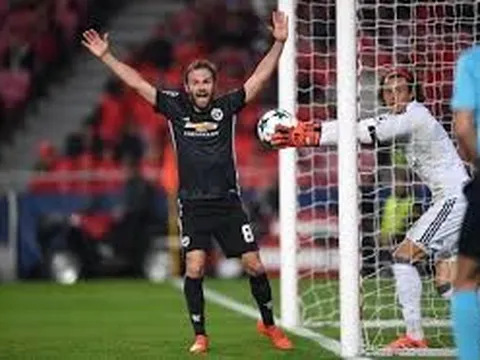 Nhìn lại màn ra mắt Champions League của Mile Svilar
