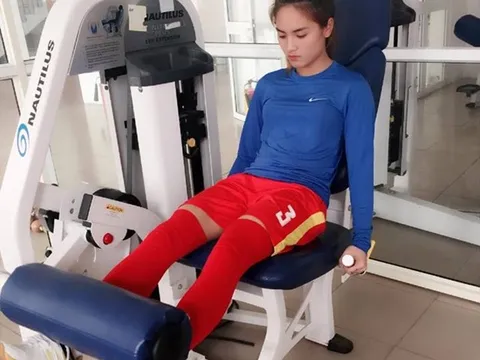 Nhìn ngắm 2 “hoa khôi” của bóng đá Việt Nam hiện tại