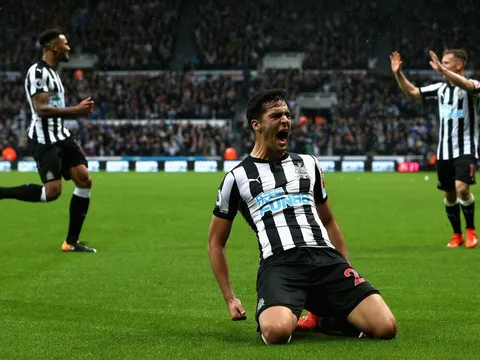 Nhìn sao Newcastle, Dortmund có thấy tiếc?