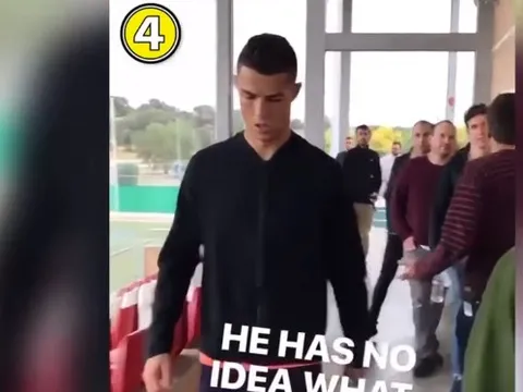 Những lần chơi khăm đồng đội của các ngôi sao bóng đá