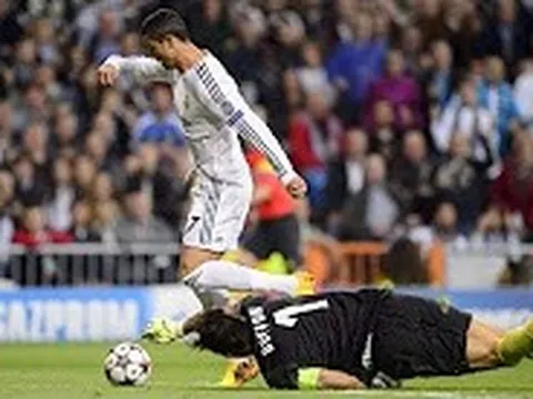 Những lần Ronaldo hạ gục Buffon