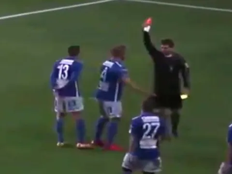 Những màn ăn mừng vượt quá giới hạn của các cầu thủ