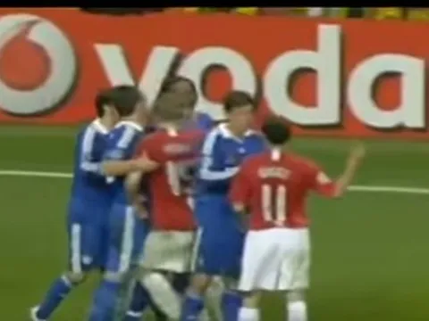 Những màn ẩu đả tại Derby Manchester