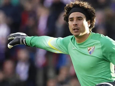 Những pha cản phá không tưởng của Guillermo Ochoa