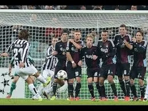 Những quả đá phạt làm nên thương hiệu của Andrea Pirlo