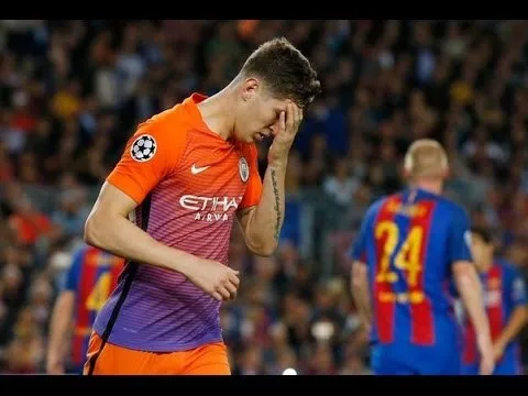 Những sai lầm khó tin của John Stones