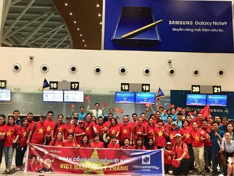 Nhuộm đỏ sân bay, CĐV Việt Nam đã sẵn sàng đối đầu với người Hàn