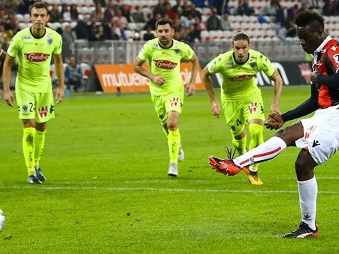 Nice 2-2 Angers: Balotelli giải cứu chủ nhà