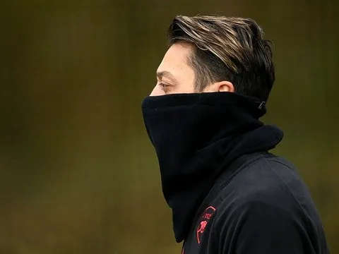 Ninja xuất hiện ở Arsenal trước Europa League