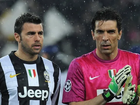 Nỗi đau chưa dứt, Buffon cùng Barzagli ngồi dự bị