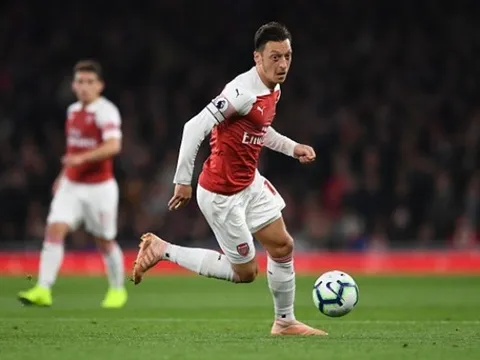 Nóng! Đại diện có quyết định then chốt, tương lai Ozil sắp sáng tỏ