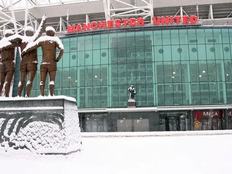 NÓNG: Derby Manchester sinh biến