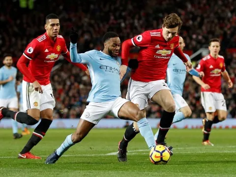 NÓNG: FA sờ gáy, Man Utd & Man City gặp rắc rối to