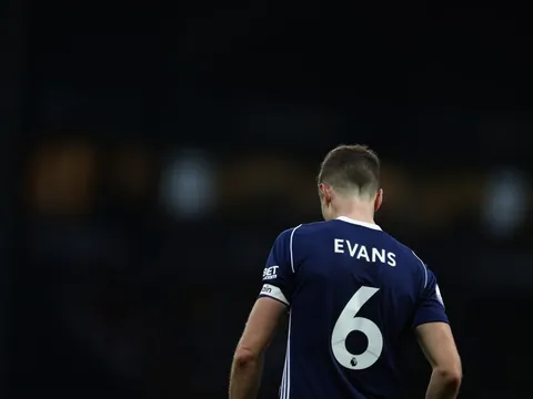 NÓNG: Jonny Evans từ chối hợp đồng mới, mở cửa cho đại gia Anh