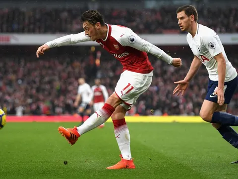 NÓNG: Mesut Ozil xác nhận gia nhập Man United