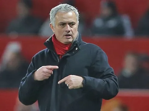 NÓNG: Mourinho không còn kiểm soát được M.U, nội bộ đã loạn