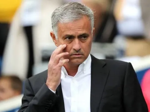 Nóng! Mourinho lại "họp kín" với Ed Woodward, Zidane rung đùi ngồi chờ