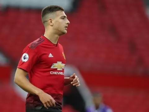 NÓNG: Tân binh khiến Man Utd quên đi Luke Shaw sau động thái này