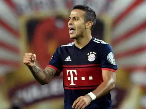 NÓNG: Thiago mở đường trở lại Barcelona