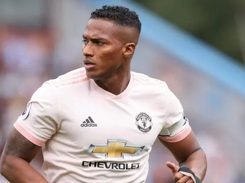NÓNG: Thủ quân Man Utd chắc chắn vắng mặt vì lý do BẤT NGỜ