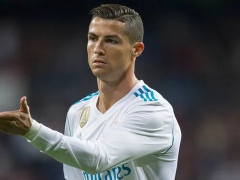NÓNG: Trảm Cavani, PSG tạo đinh ba Neymar-Ronaldo-Mbappe