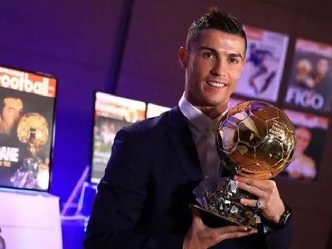 Ở tuổi 32, Ronaldo vẫn sừng sững như ngọn tháp Eiffel