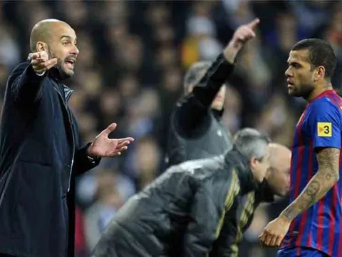 Ở tuổi 35, Dani Alves tính chuyện vô địch Premier League