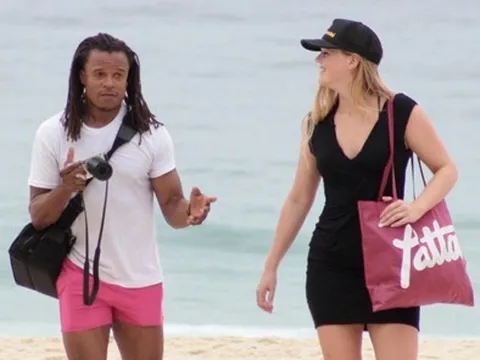 Ở tuổi 44, Edgar Davids vẫn khiến các chân dài 'gục ngã'