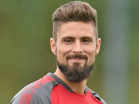 Olivier Giroud, sát thủ không được thừa nhận của Arsenal