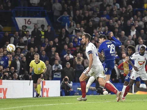 Ơn giời, cuối cùng Morata cũng biết 'làm bàn'!