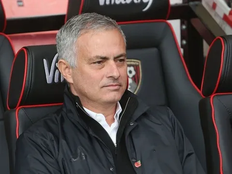 'Ông ta không thể trông cậy vào hàng thủ như thế'
