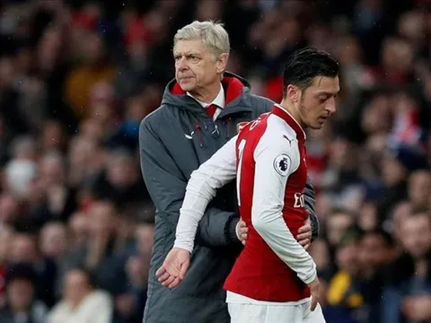 'Cáo ốm' không thi đấu, Ozil bị nghi mắc bệnh... Barca