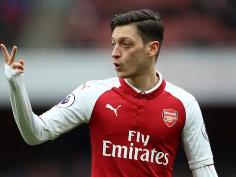 Ozil chọn ra đội hình 5 cầu thủ xuất sắc nhất lịch sử Arsenal, Vieira "không có cửa"