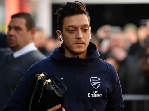 'Ozil là một cầu thủ giỏi, đáng tiếc..."