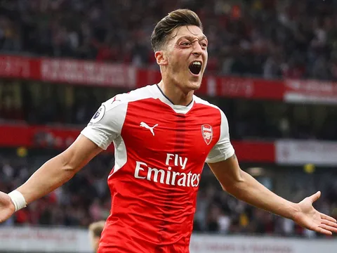 Ozil ở lại Arsenal: Nỗi lòng túng quẫn của một chàng "ế"