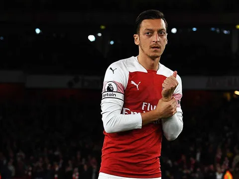 Ozil thừa nhận cuộc sống đầy khó khăn tại Arsenal