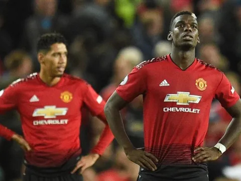 Muốn đến Barcelona, Pogba phải... thua bằng mọi giá