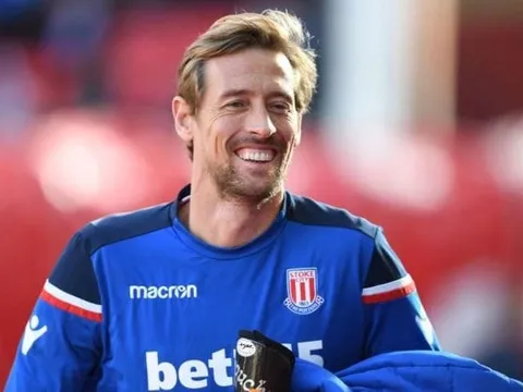 Peter Crouch: 'Tôi lên giường với David Beckham mỗi ngày'