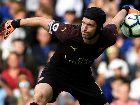 Huyền thoại Arsenal yêu cầu Emery loại ngay cựu sao Chelsea