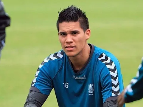 Thủ môn Etheridge chỉ chơi một trận cho Philippines tại Asian Cup?