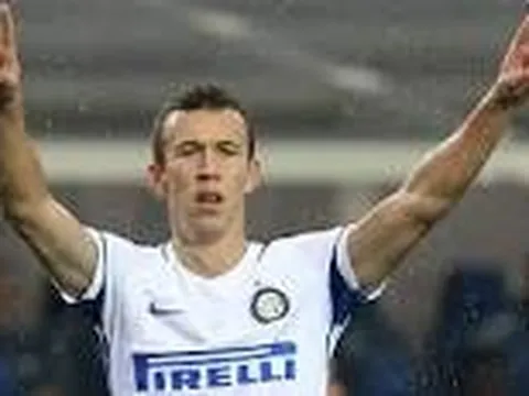 Pha bắt Volley thần tốc của Perisic trong trận đấu với Verona
