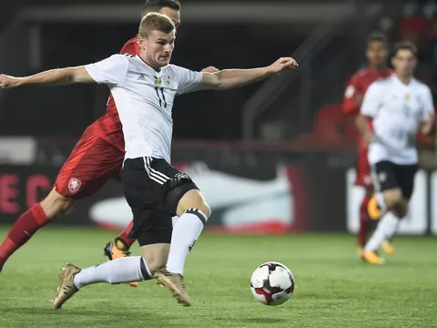 Pha dọn cỗ mẫu mực của Ozil giúp Werner ghi bàn