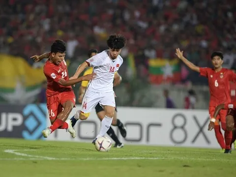 'Ông Park có ý đồ nhường thế trận cho Myanmar'