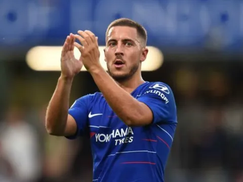 Phong độ thăng hoa, Hazard cập nhật lấp lửng về tương lai tại Chelsea