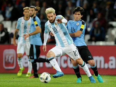 Vòng loại World Cup 2018: Messi quyết đấu Suarez